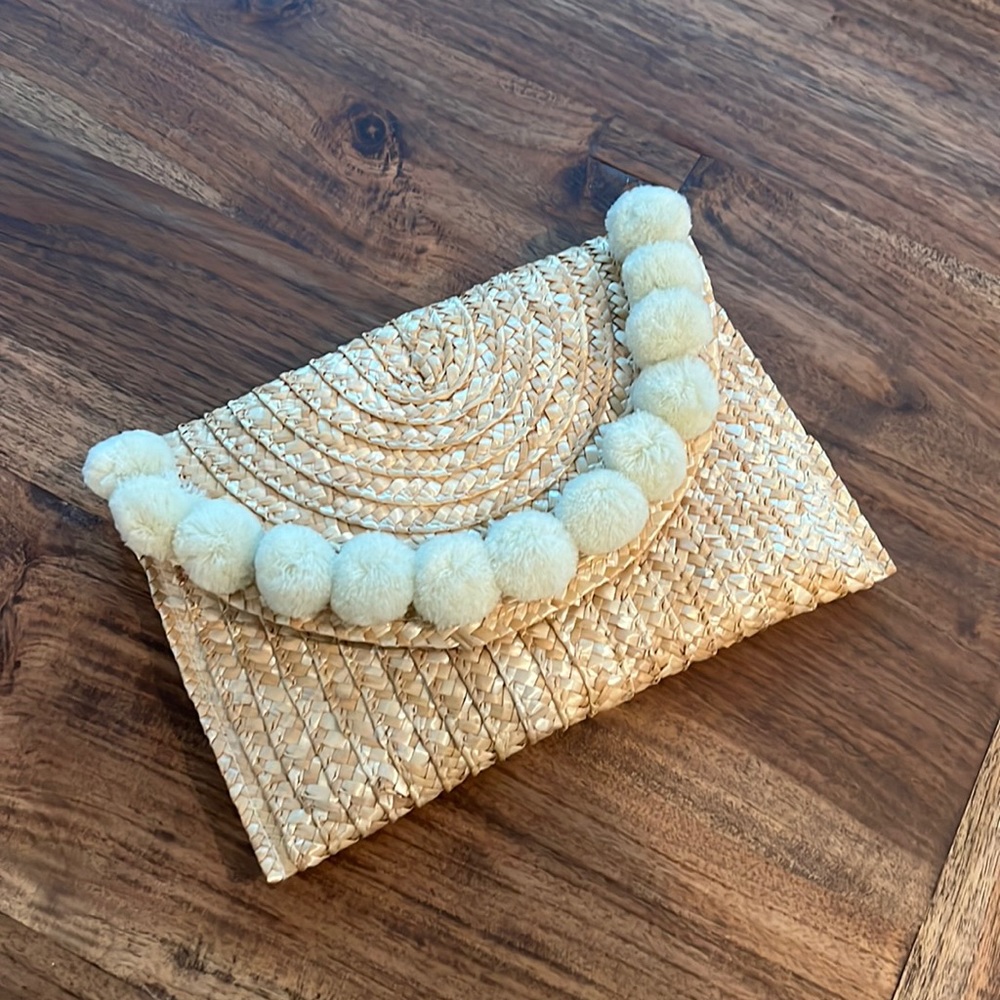 Woven clutch, excellent condition, magnetic closure